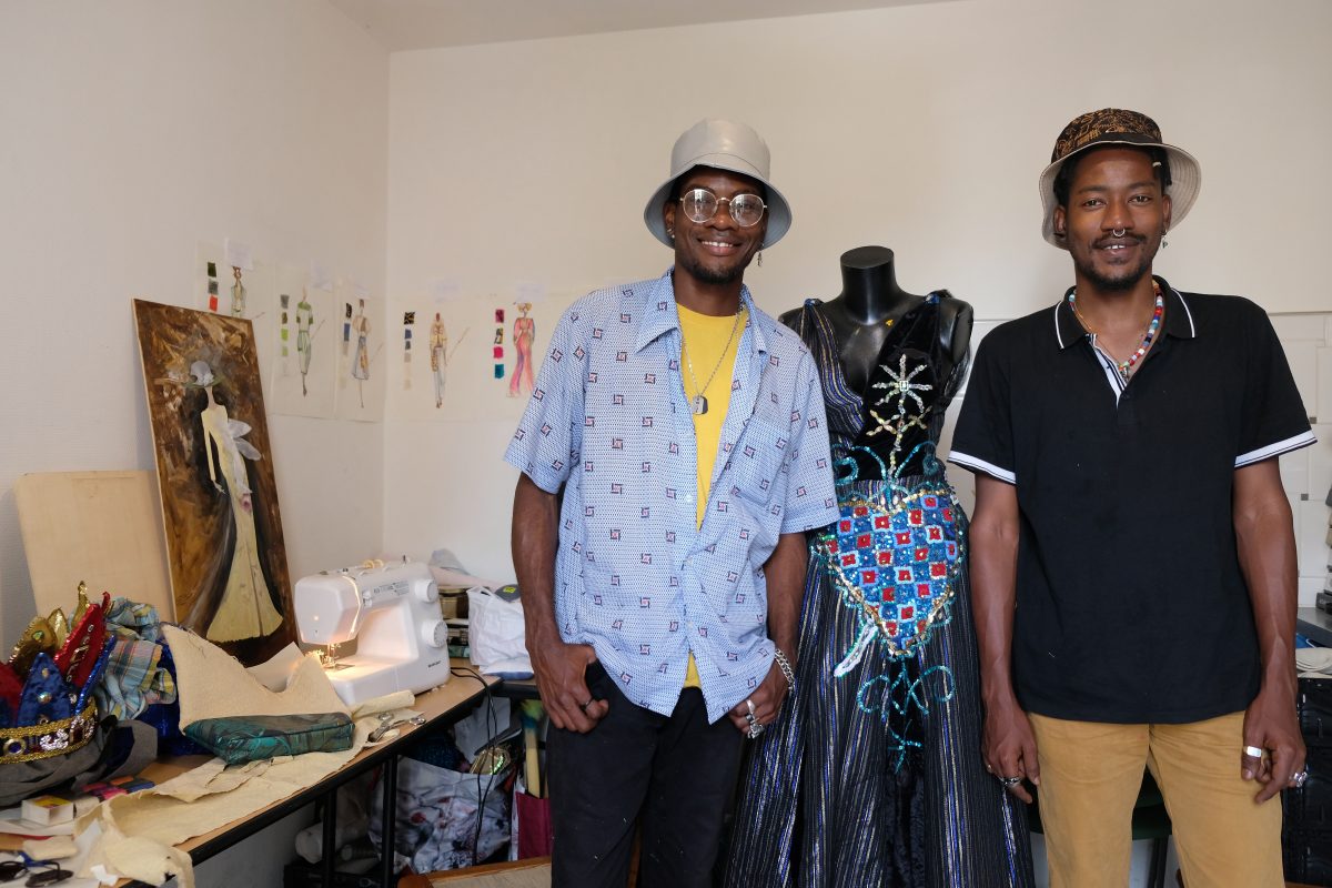 Mac-Kenley et Morena, réfugiés haïtiens à la tête de l’atelier de couture de la Table de Jeanne-Marie